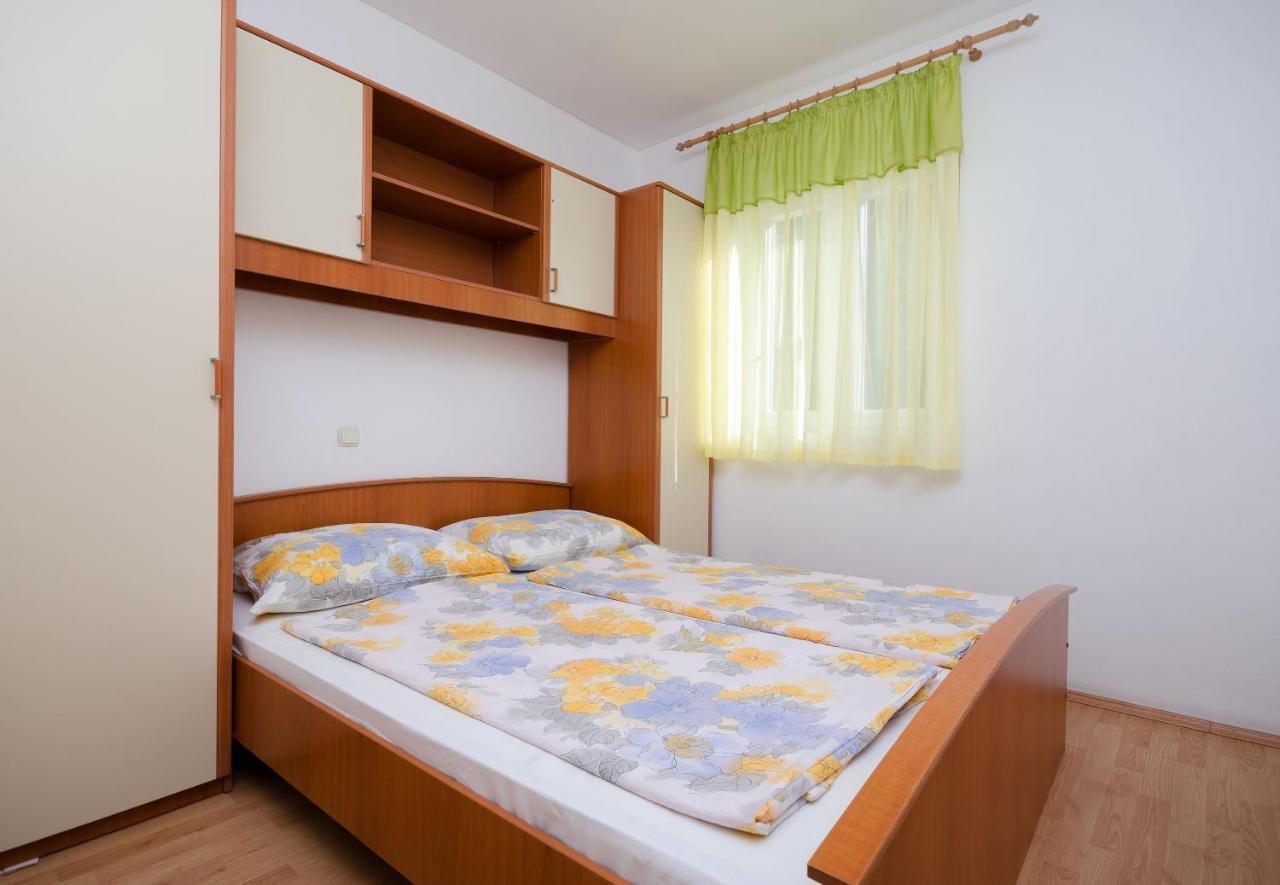 Apartments Pela Lopar Buitenkant foto